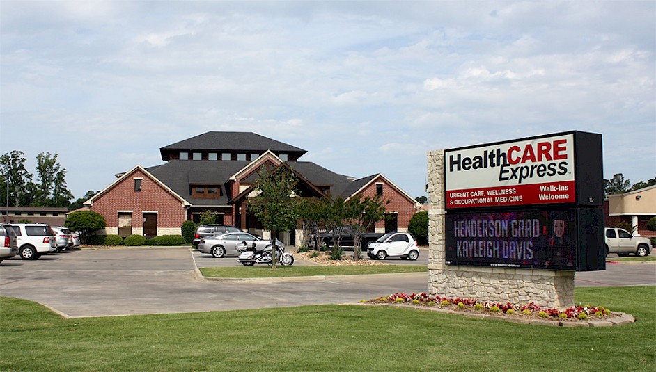 Front of building at a HealthCARE Express location