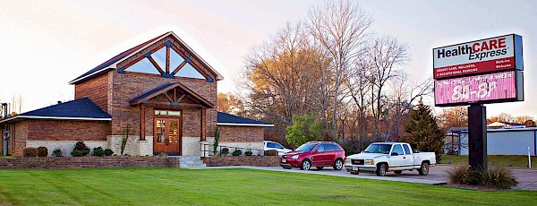 HealthCARE Express Marshall Urgent Care Clinic providing walk-in clinic medical services to Marshall patients.