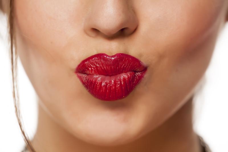 Aquí no contamos secretos de besos… pero la mononucleosis, sí