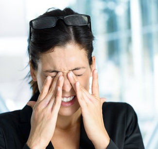 ¡Qué dolor! Dolores de cabeza sinusales vs. migrañas