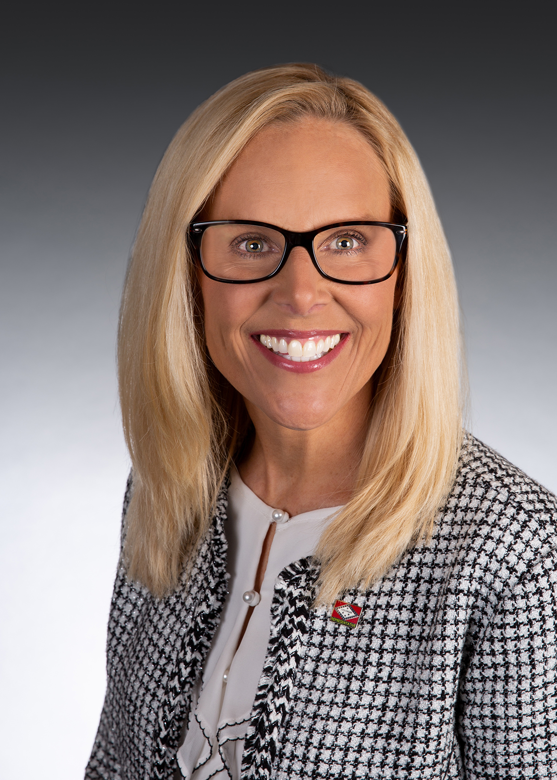 De Queen's Hometown Hero: DeAnn Vaught