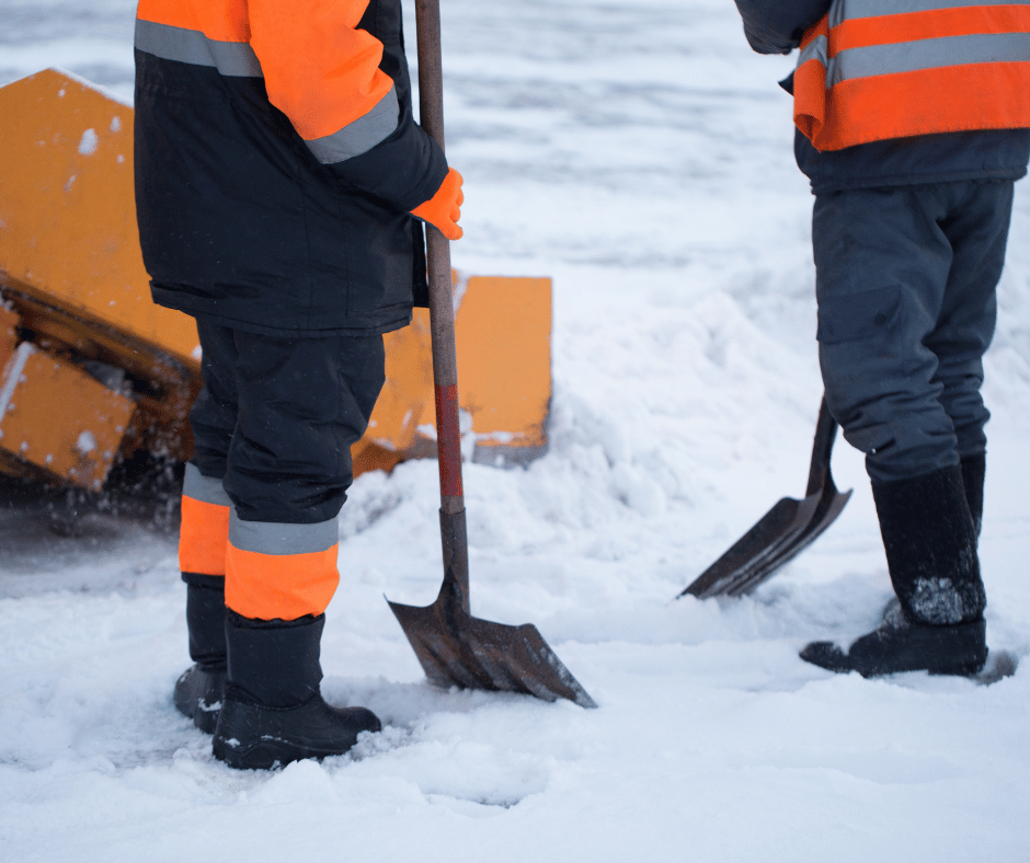 Protegiendo a los trabajadores: una guía completa sobre los riesgos laborales en climas de frío extremo